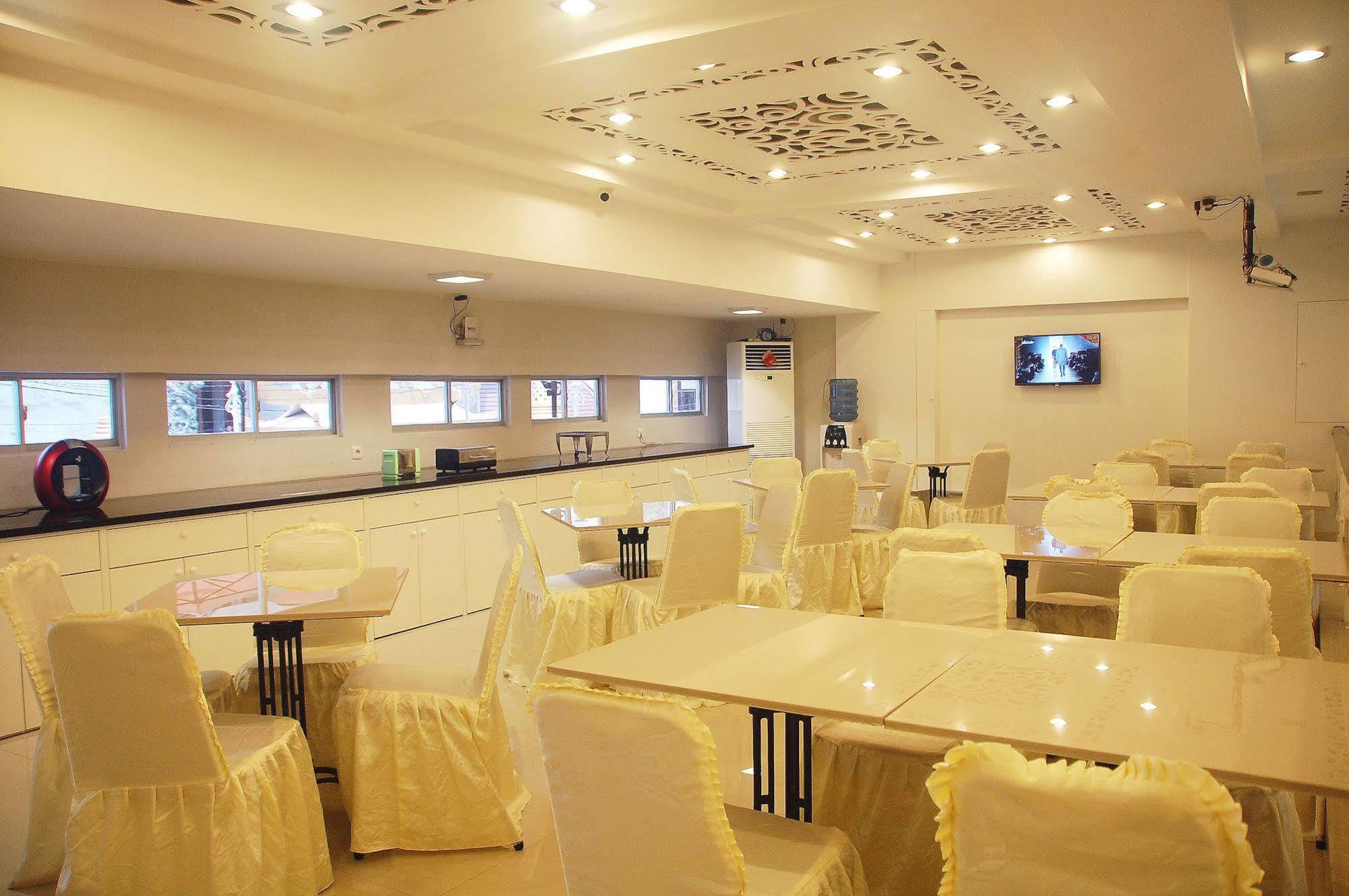 Gandhi Inn Медан Екстериор снимка